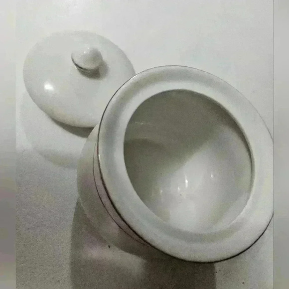 Small white storage container! - Picture 2 of 2